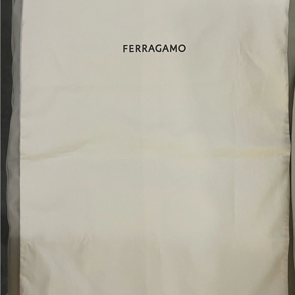 Ferragamo cream canvas garment bag with lining - Picture 2 of 4